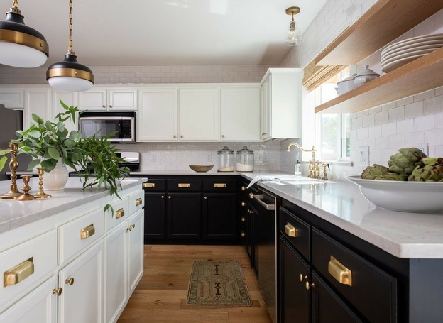 کابینت دو رنگ سفید و سیاه