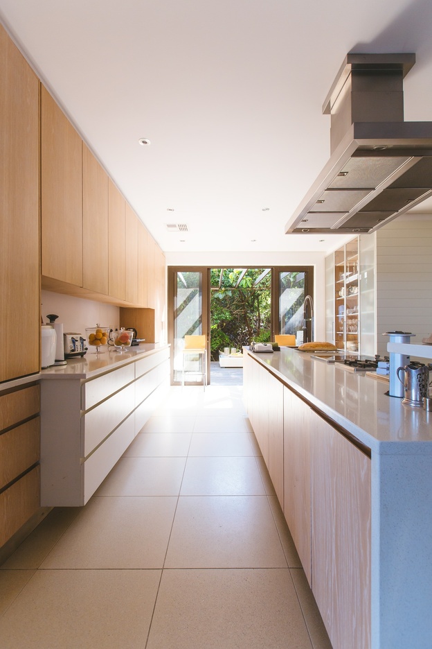 کابینت مدرن سفید