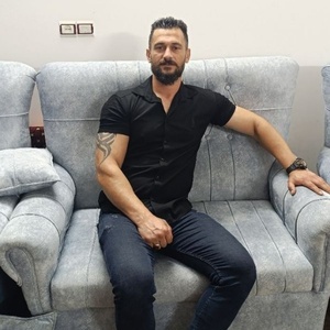 فریدون آذرنیوشان