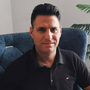 حسن خشنود