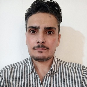 پویا حیاتی