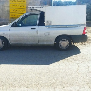 فرشاد اسفندیاری